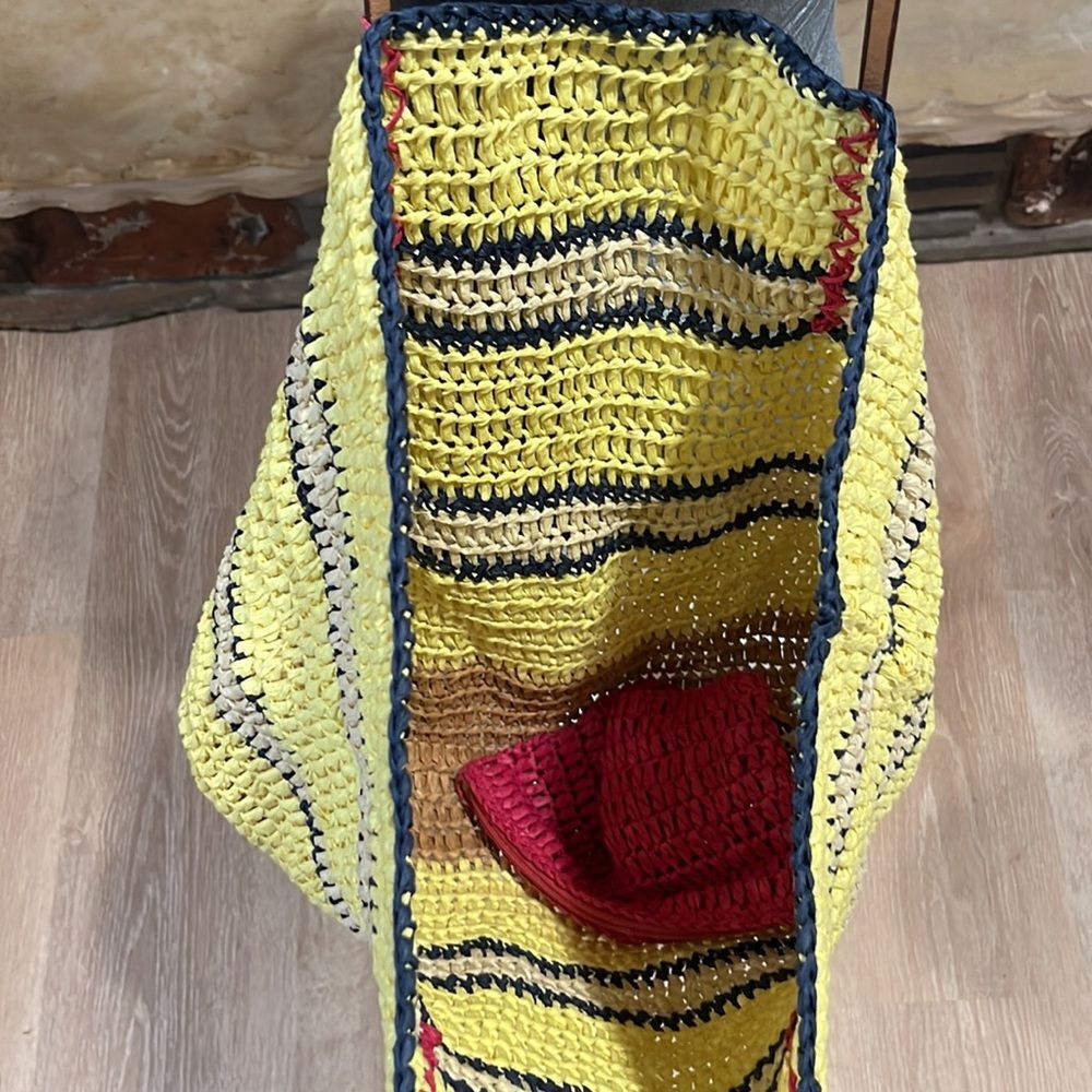 Loft Woven Yellow Beach Tote Bag with Matching Wristlet - Picture 3 of 6